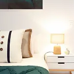 Stylish Studio With Balcony Near Darling Square