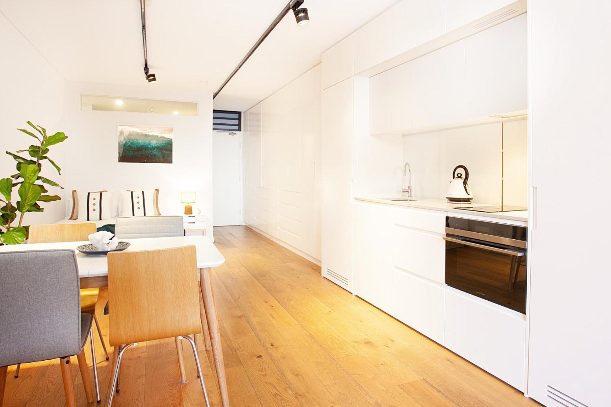 Stylish With Balcony Near Darling Square