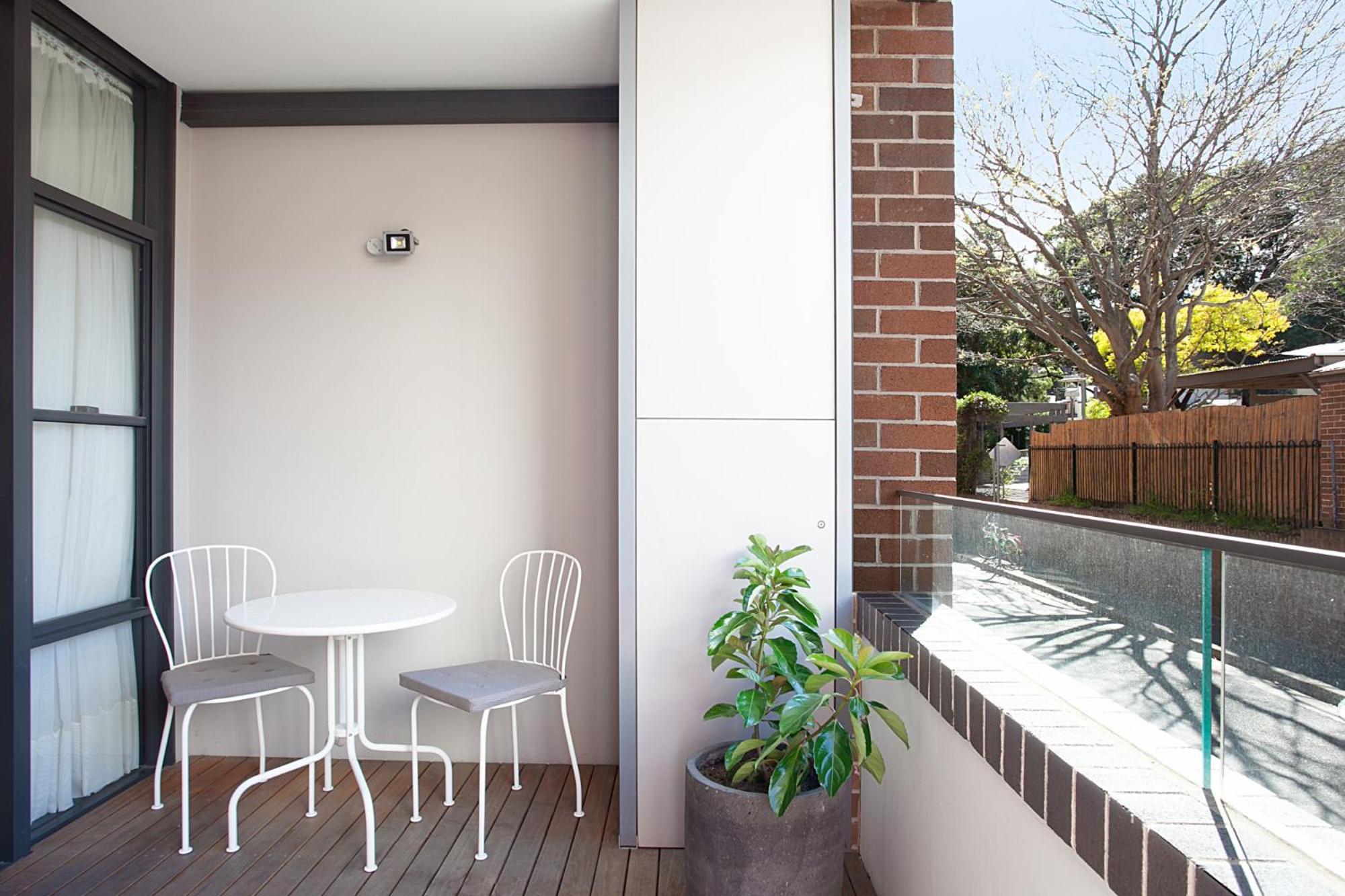 Stylish With Balcony Near Darling Square Apartment *