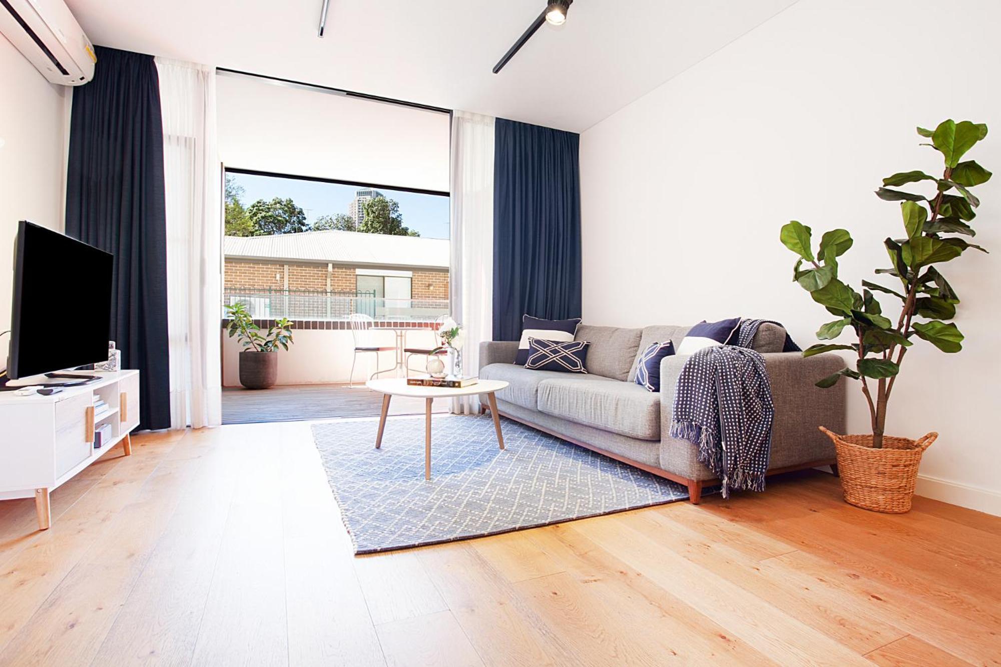 Stylish With Balcony Near Darling Square *
