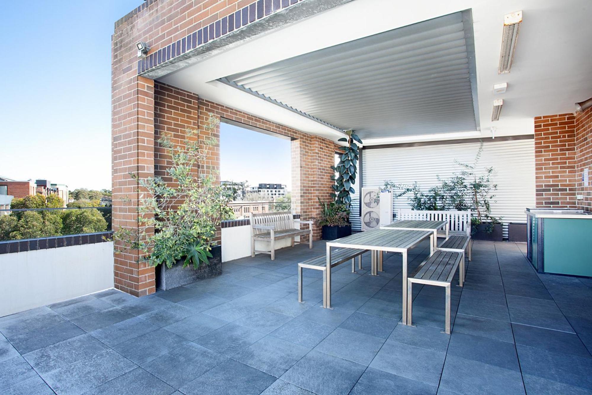 Stylish With Balcony Near Darling Square